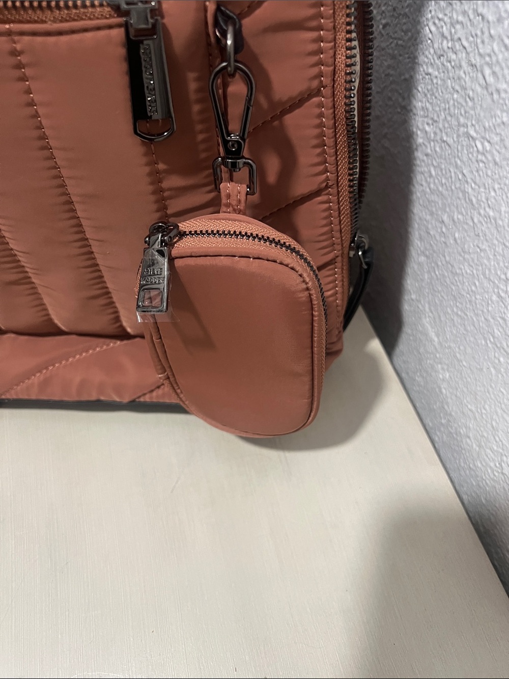 Steve Madden Quilted Backpack /computer bag in Rust Pink with Coin Pouch - Picture 4 of 6